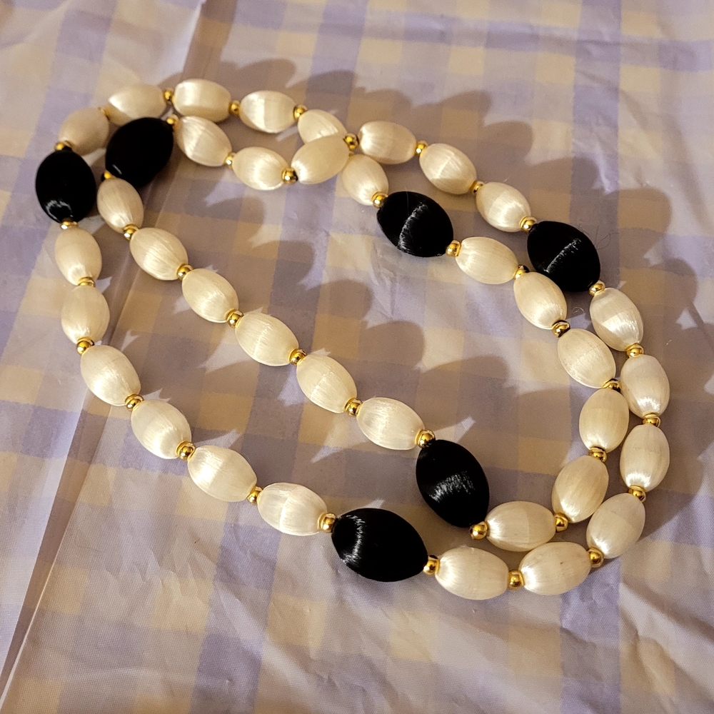 Elegant Black and White Beaded Necklace